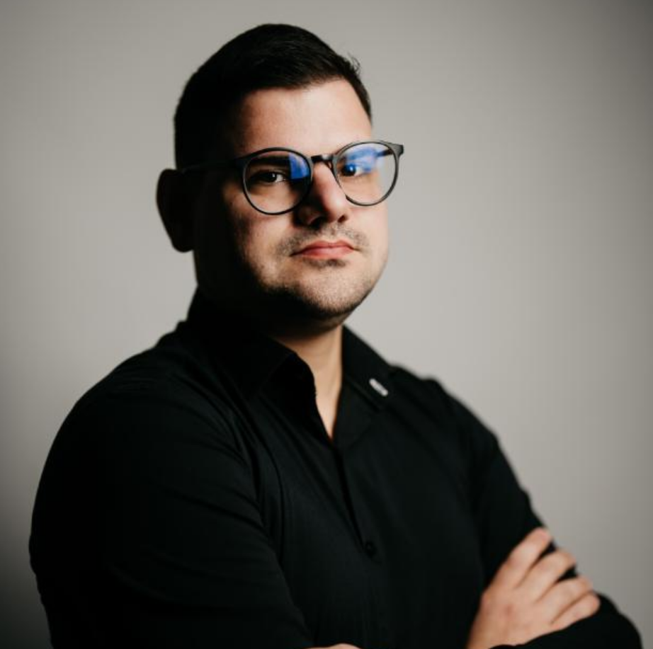 João P.